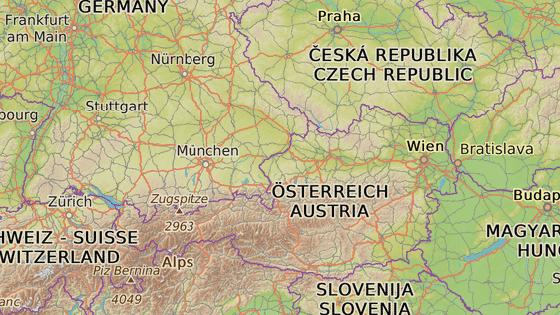 estnctitiscov okresn msto Braunau am Inn le v Hornch Rakousech, asi 50 kilometr severn od Salcburku.