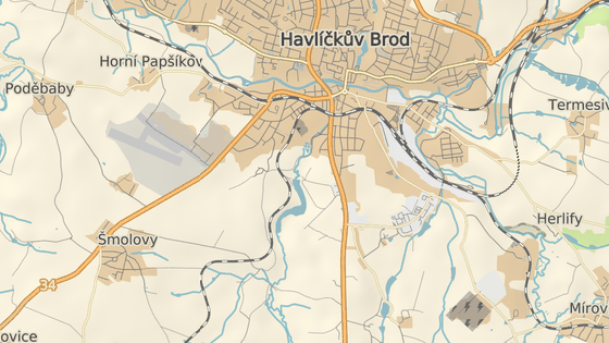 Pes lokalitu Dolk (erven bod na map) vede jedin spojnice brodskch vpadovek na Jihlavu (hlavn tah kolmo na jih) a na Humpolec (silnice 34 pes molovy).