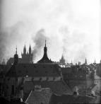 Němci měli tanky, Češi barikády