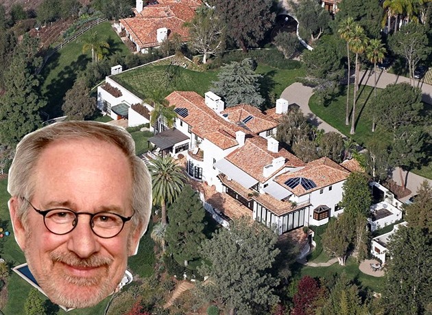 V tomhle zámku bydlí reisér Steven Spielberg.