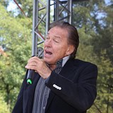 Karel Gott na akci tak vystoupil