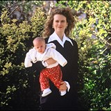 Nicole Kidman s malou Isabellou v roce 1993.