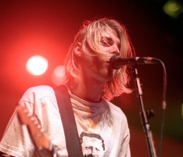 Cobain byl závislý na heroinu stejn jako jeho manelka Courtney Love, se...