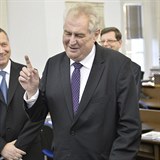 Zeman si z kritiky tradin nic nedlal a vnoval svm oponentm vtipnou...