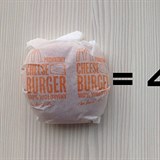 Po snden jednoho cheeseburgeru musme ubhnout 4 kilometry. A to se jedn v...