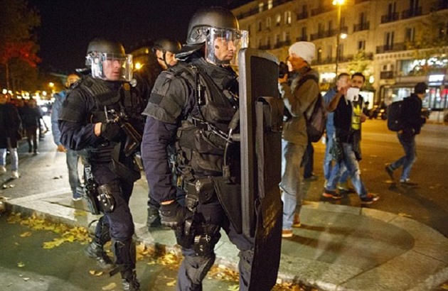 Policisté v pondlí ráno zatkli bhem koordinované akce ve více francouzských...