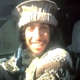 Abaaoud za volantem nkladnho auta plnho mrtvch zajatc, kter sm popravil.