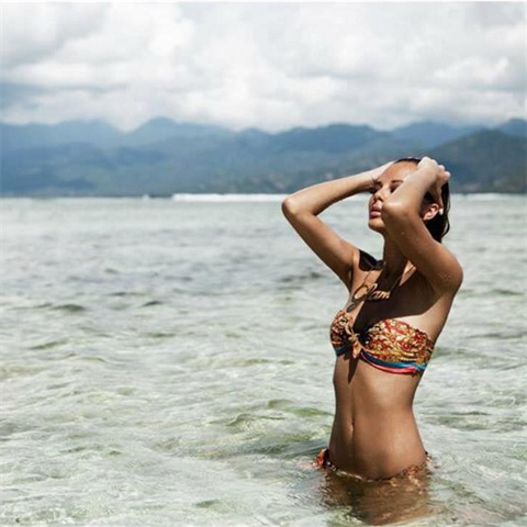Takto si Monika uv na Bali.