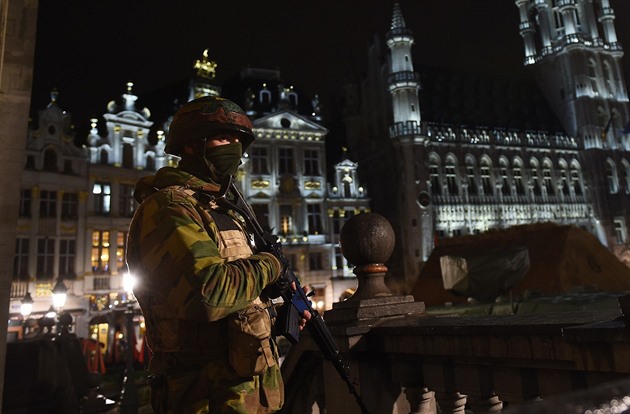 Centrum Bruselu odízli policisté a vojáci.