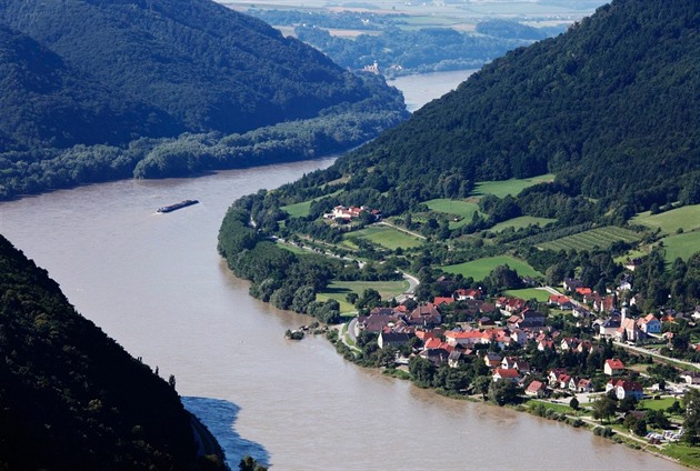 Behy eky Dunaje