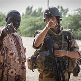 Od roku 2013 slou v Mali esk jednotky. Maj na starost vcvik malisjk...
