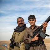 Kurdsk generl se synem.