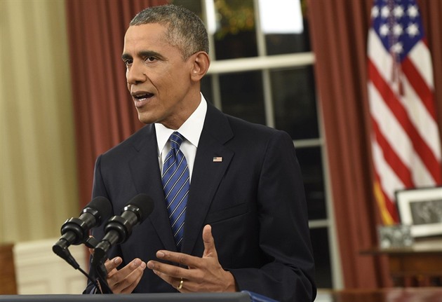 Barack Obama promluvil k Amerianm z Oválné pracovny.