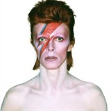 Ikonick fotografie ze 70. let na pebalu desky Aladdin Sane.