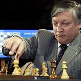 Nkdej nejlep achista na svt Rus Anatolij Karpov. Zavradn bezdomovec...