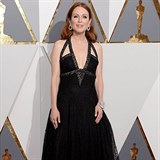 m je Julianne Moore star, tm je snad krsnj.