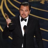 Leonardo DiCaprio si za Oscara vyslouil ovace vestoje.