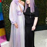 Heidi Klum a Kelly Osbourne na ervenm koberci: Jedna m fialovou zclonu na...