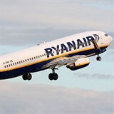 Leteck spolenost Ryanair me kadmu neukznnmu cestujcmu za neplnovan...