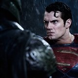 Superman je tady tak trochu do potu, Ben Affleck v roli Batmana hraje prim.
