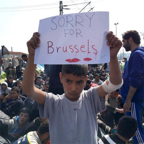 Uprchlick chlapec se omlouv za teroristick toky v Bruselu. Kdo mu tu...