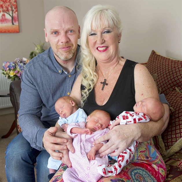 Sharon Cutts je novopeenou, hrdou a hlavn nejstarí matkou v Británii.