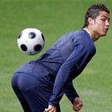 Ronaldo se zkrtka rd pedvd.