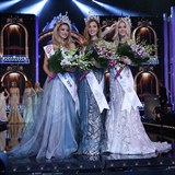 Novou eskou Miss se stv Andrea Bezdkov. Vpravo esk Miss World Natlie...