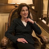 Emily Gilmore (Kelly Bishop) bude podle ns krlovna show. Vypad naprosto...