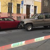 Opil policejn dstojnk v Praze smetl 50 aut! Pod vlivem neboural poprv