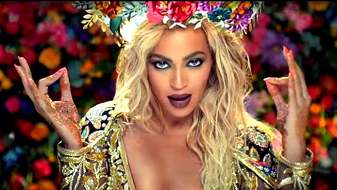 Beyoncé jako sexy bohyn v klipu od Coldplay!