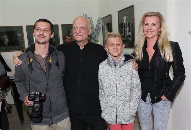 Leona Machálková s rodinou.