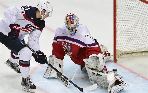 Auston Matthews, mladá americká hvzda, vyrovnal stav duelu na 1:1 a pak...