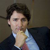 Kanadsk premir Justin Trudeau el sv prvn afe. Natst jeho popularita...