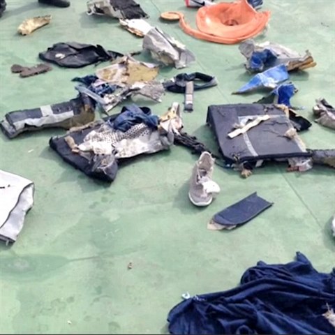 Dosud vylovené trosky odhalují, k jak velkému neštěstí došlo.