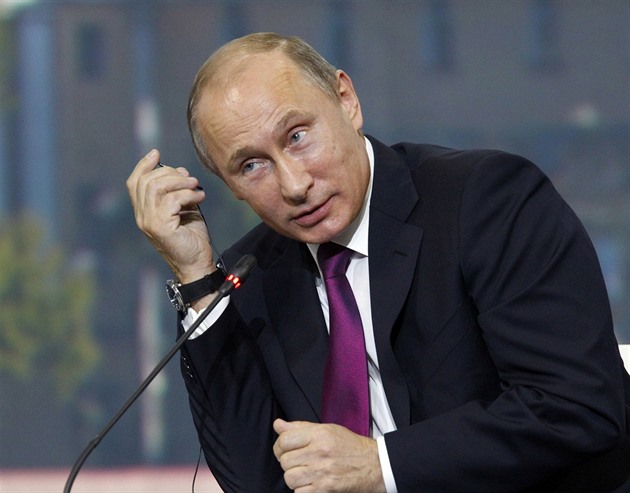 Vladimir Putin si hraje na chlapáka. Nyní ale omylem piznal slabost.