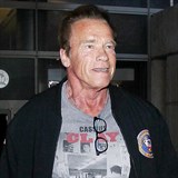 Arnold u ztratil formu Termintora. Je to tm, e pestal jst maso?