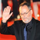 Jean Reno pijel do Var jako bruoun, ukzal se ale jako obrovsk bavi!