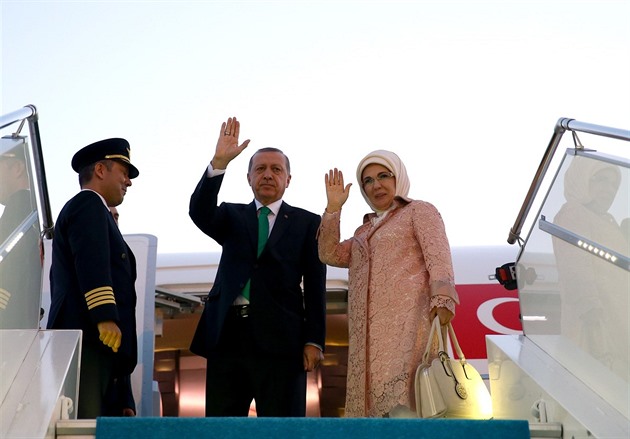 Turecký prezident Erdogan se svou manelkou.