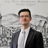 Osamu Okamura je nejmlad ze t bratr. Pracuje jako architekt, stal se...