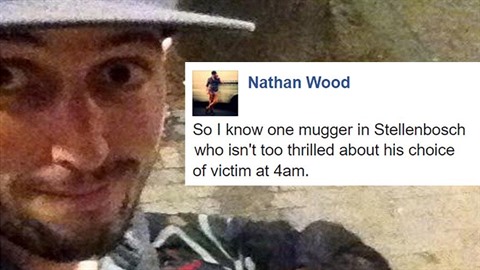 Toto selfie Nathana Wooda se stalo hitem internetu.