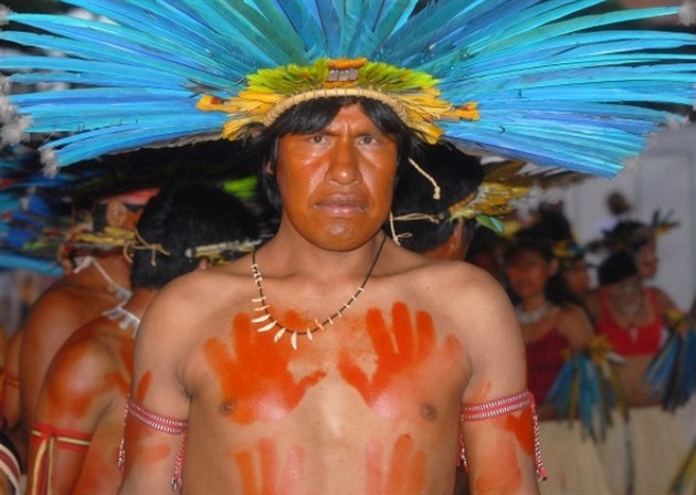 Brazilsk kmen Wari j sv leny jakou soust nboenskho ritulu.