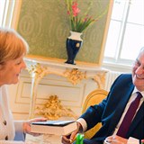 Angela Merkelov mla ze specilnho drku jst radost.