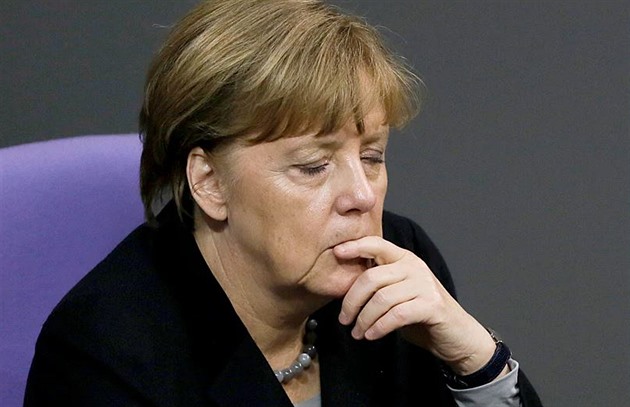 Pro Merkelovou byl propad ve volbách velkou ranou. Mnit své postoje kvli nmu...