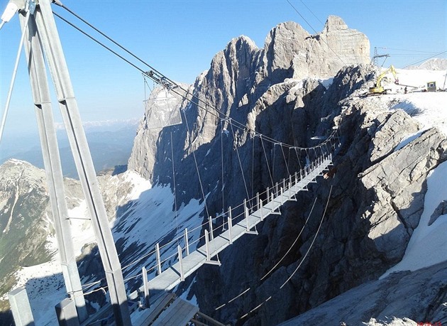 Pi výstupu na rakouský Dachstein zemel eský horolezec.