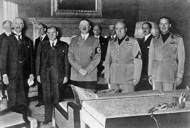 Mnichovská dohoda byla dojednána dne 29. záí 1938, po plnoci 30. záí ji...
