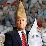 Trumpovy nepiznan pletky s Ku Klux Klanem se staly nmtem mnoha vtipnch...