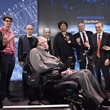 Steven Hawking se na setkn s mimozemany pli net a u del dobu...
