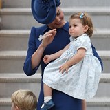 Kate a William s sebou vzali i princeznu Charlotte, ta se ale k mvn moc...