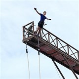 Bungee jumping si me David ze svho seznamu pn krtnout.